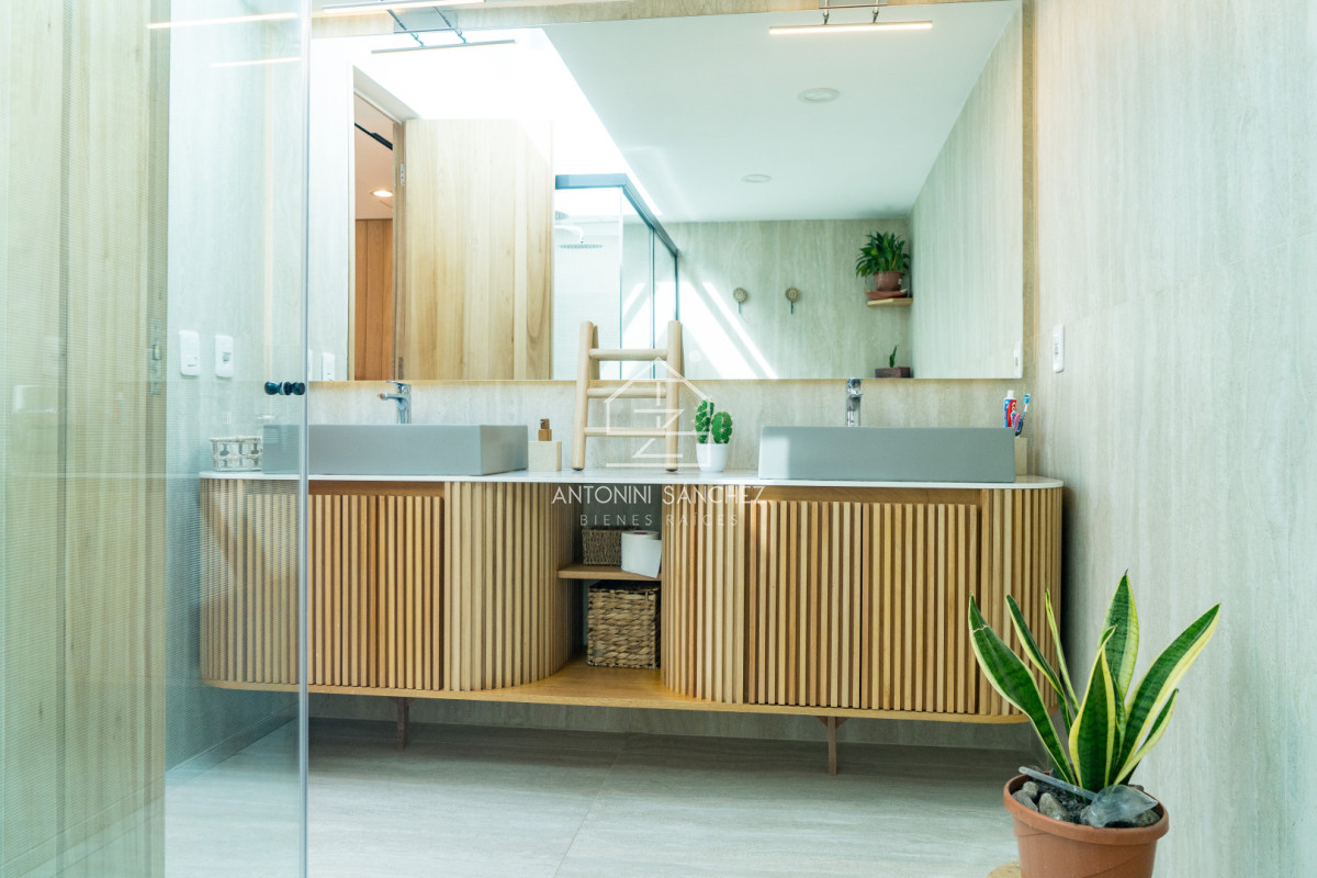 Casa ID.1456 - Venta Casa 4 dormitorios mas dependencia Punta del Este