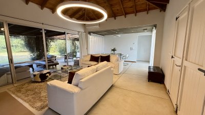 VENTA CASA 4 DORMITORIOS RINCON DEL INDIO PUNTA DEL ESTE