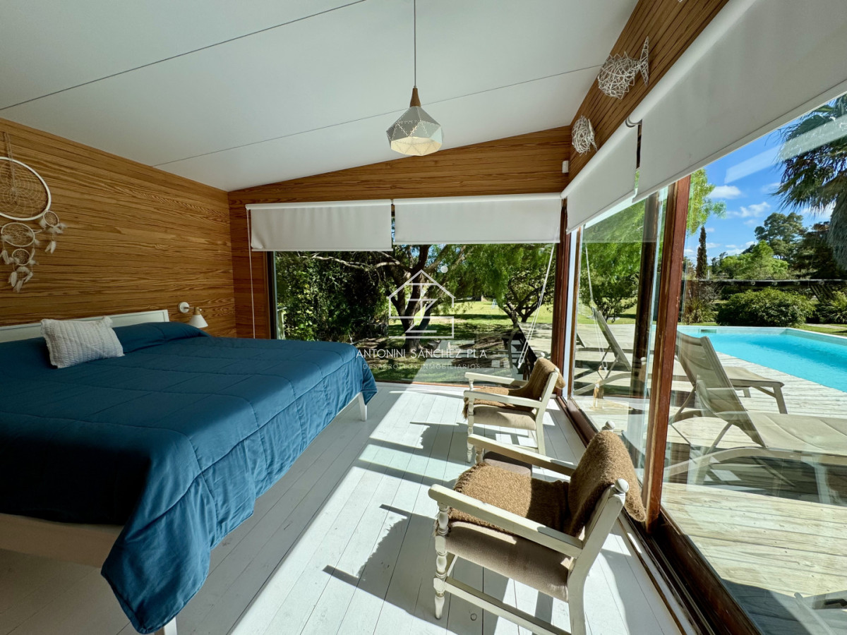 Chacra ID.715 - Alquiler temporal chacra 6 dormitorios 