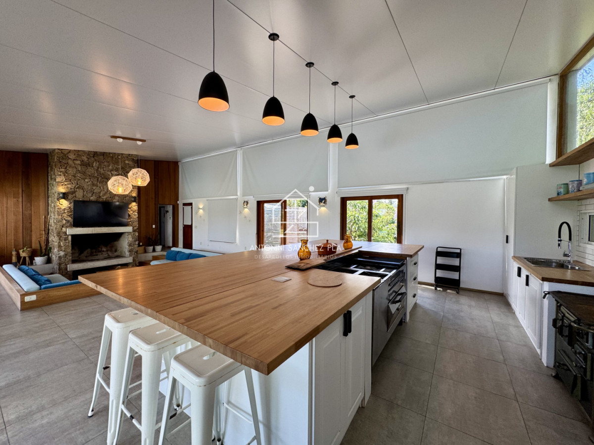 Chacra ID.715 - Alquiler temporal chacra 6 dormitorios 