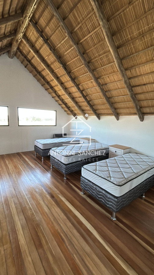 Chacra ID.5060 - CHACRA DE 4 DORMITORIOS EN MANANTIALES JOSE IGNACIO 