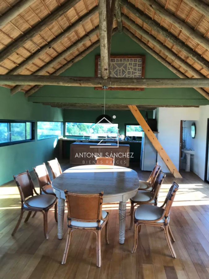 Chacra ID.5060 - CHACRA DE 4 DORMITORIOS EN MANANTIALES JOSE IGNACIO 