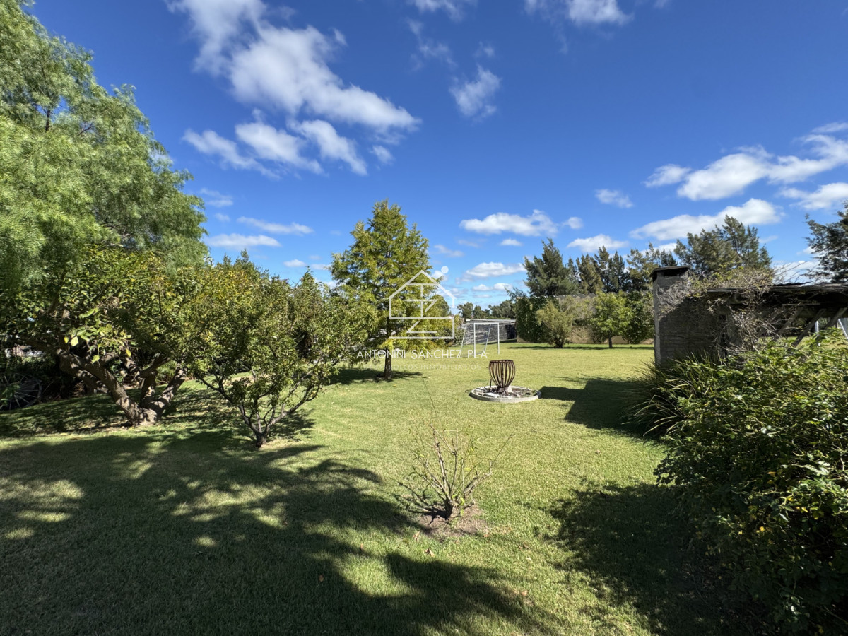 Chacra ID.715 - Alquiler temporal chacra 6 dormitorios 