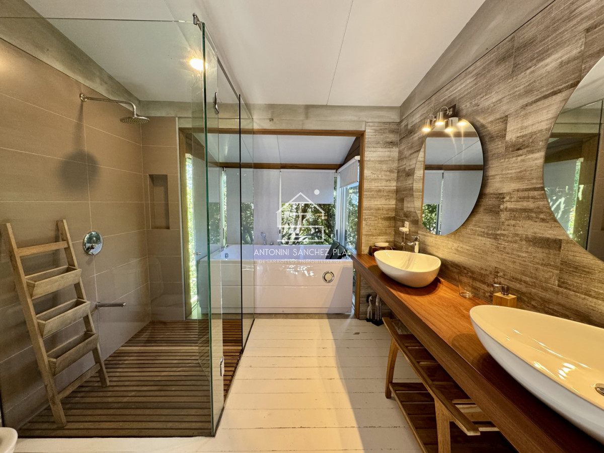 Chacra ID.715 - Alquiler temporal chacra 6 dormitorios 