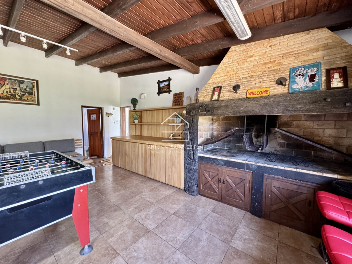 Chacra ID.715 - Alquiler temporal chacra 6 dormitorios 