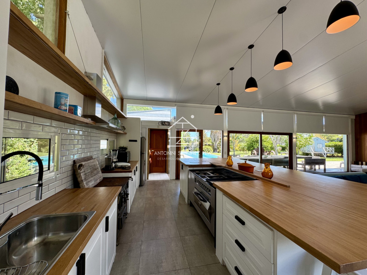 Chacra ID.715 - Alquiler temporal chacra 6 dormitorios 