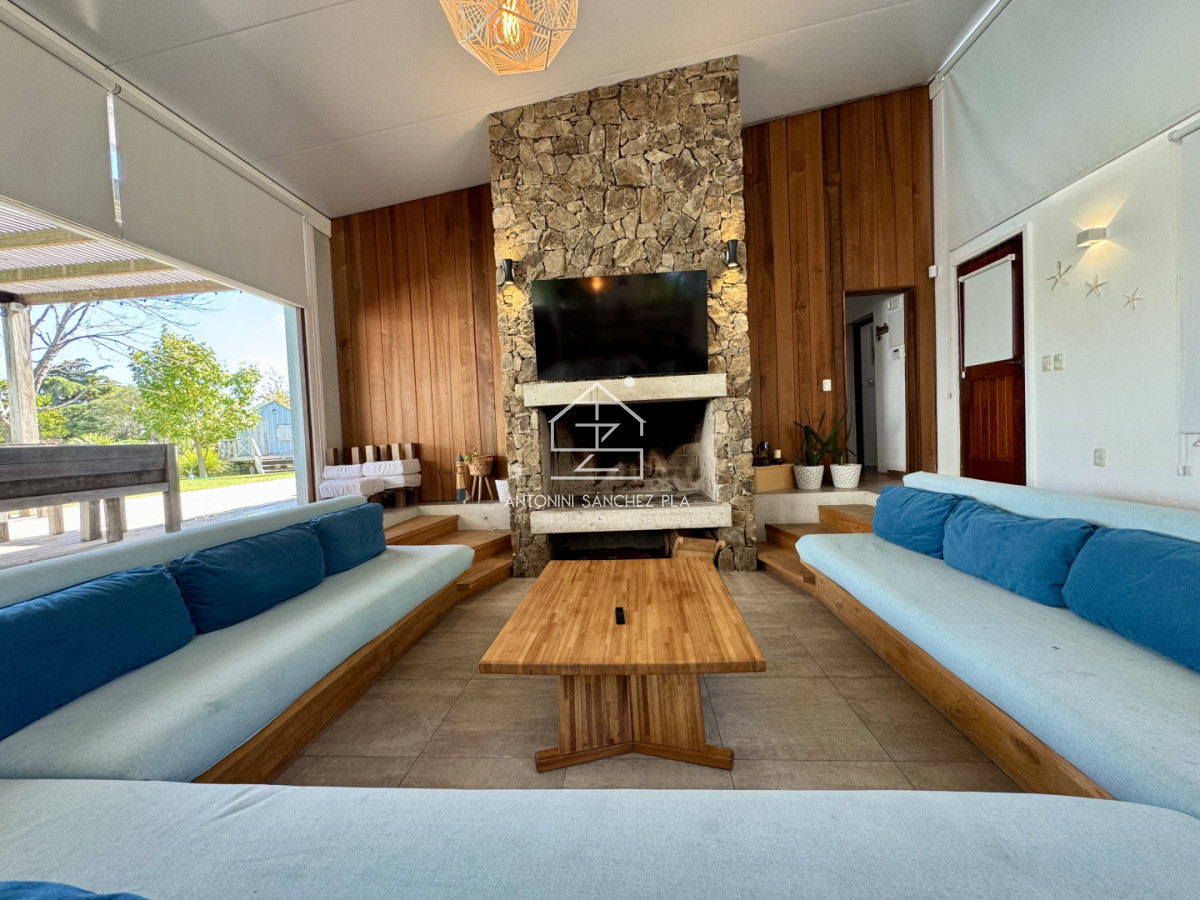 Chacra ID.715 - Alquiler temporal chacra 6 dormitorios 