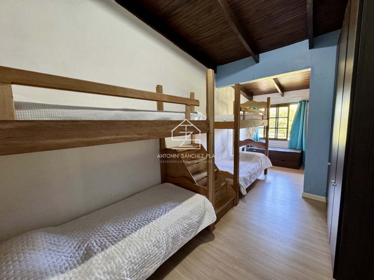 Chacra ID.715 - Alquiler temporal chacra 6 dormitorios 