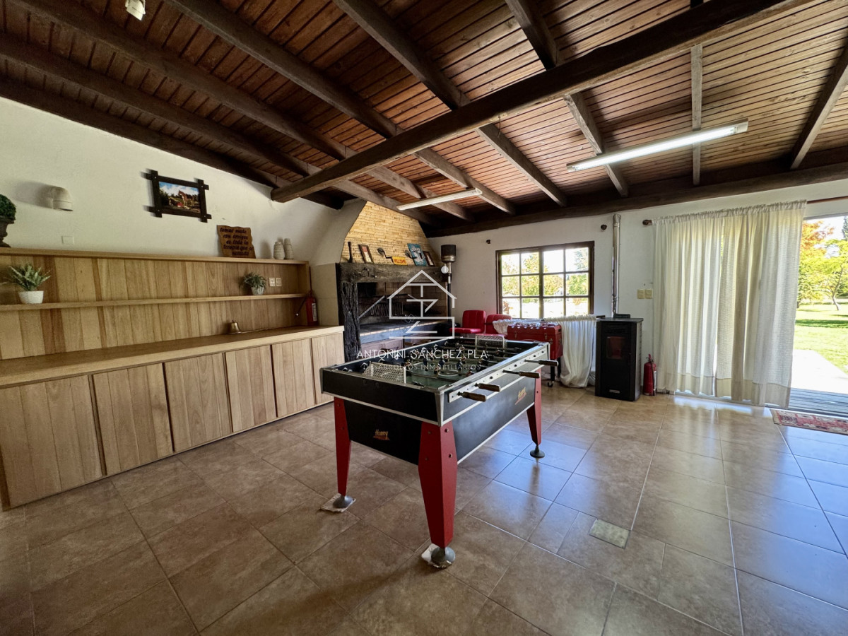 Chacra ID.715 - Alquiler temporal chacra 6 dormitorios 