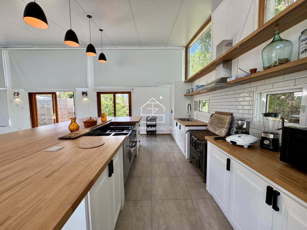 Chacra ID.715 - Alquiler temporal chacra 6 dormitorios 