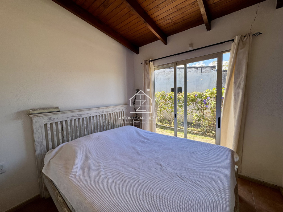 Chacra ID.715 - Alquiler temporal chacra 6 dormitorios 