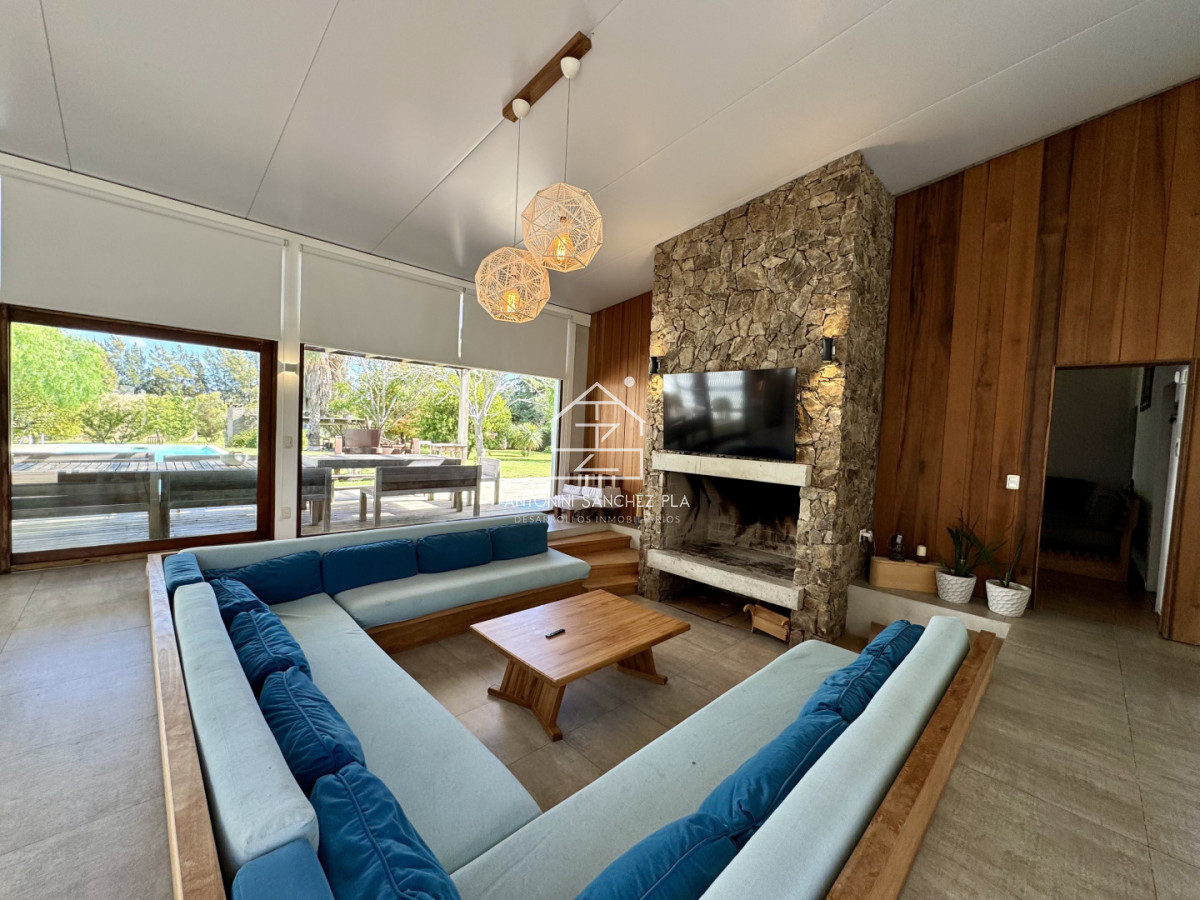 Chacra ID.715 - Alquiler temporal chacra 6 dormitorios 