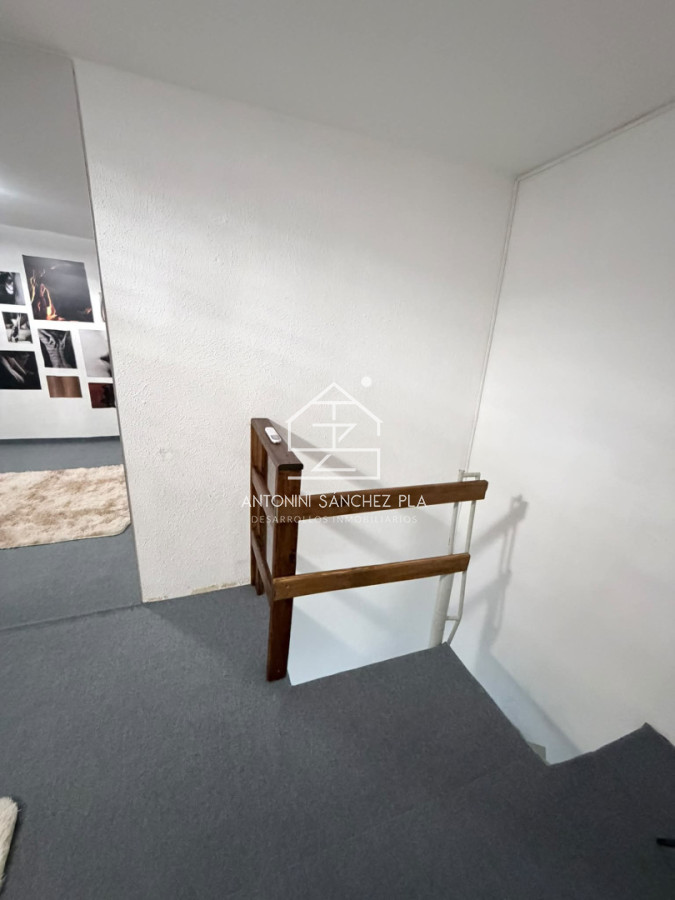 Local Comercial ID.4416 - Venta local Punta del Este Peninsula edificio torre gorlero