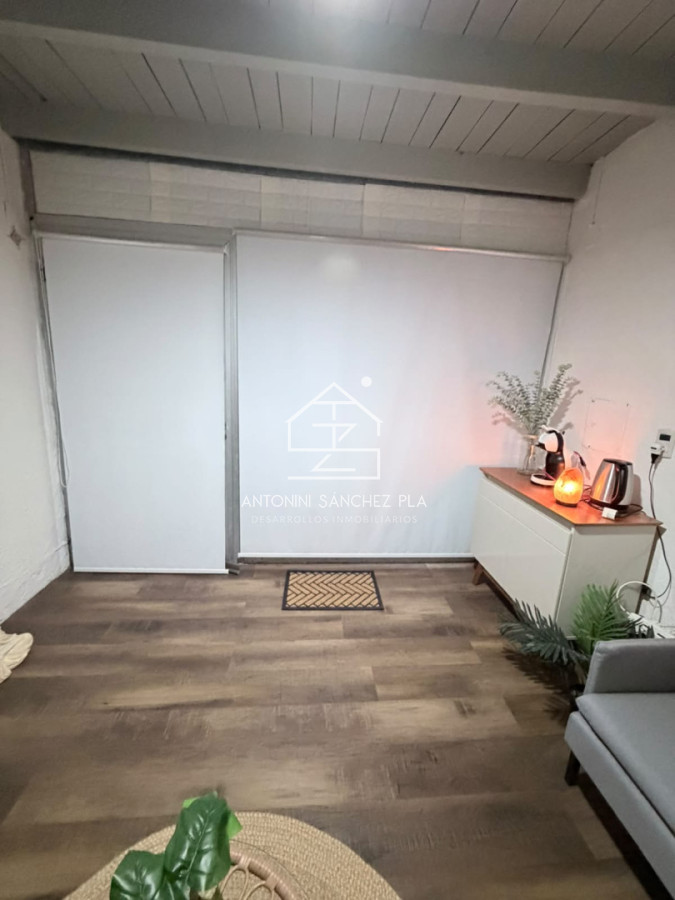 Local Comercial ID.4416 - Venta local Punta del Este Peninsula edificio torre gorlero
