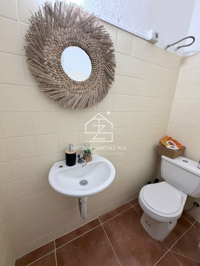 Local Comercial ID.4416 - Venta local Punta del Este Peninsula edificio torre gorlero