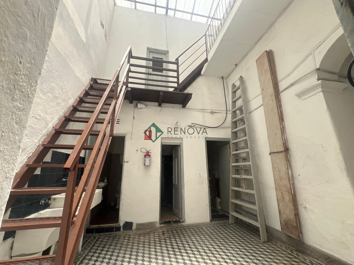 Apartamento ID.745 - Venta Casa Pensión 10 Habitaciones, Ciudad Vieja Montevideo R