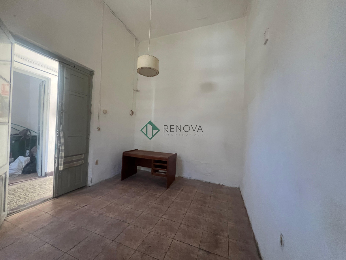 Apartamento ID.745 - Venta Casa Pensión 10 Habitaciones, Ciudad Vieja Montevideo R