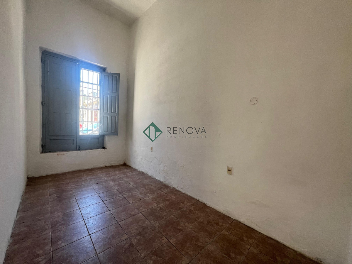 Apartamento ID.745 - Venta Casa Pensión 10 Habitaciones, Ciudad Vieja Montevideo R