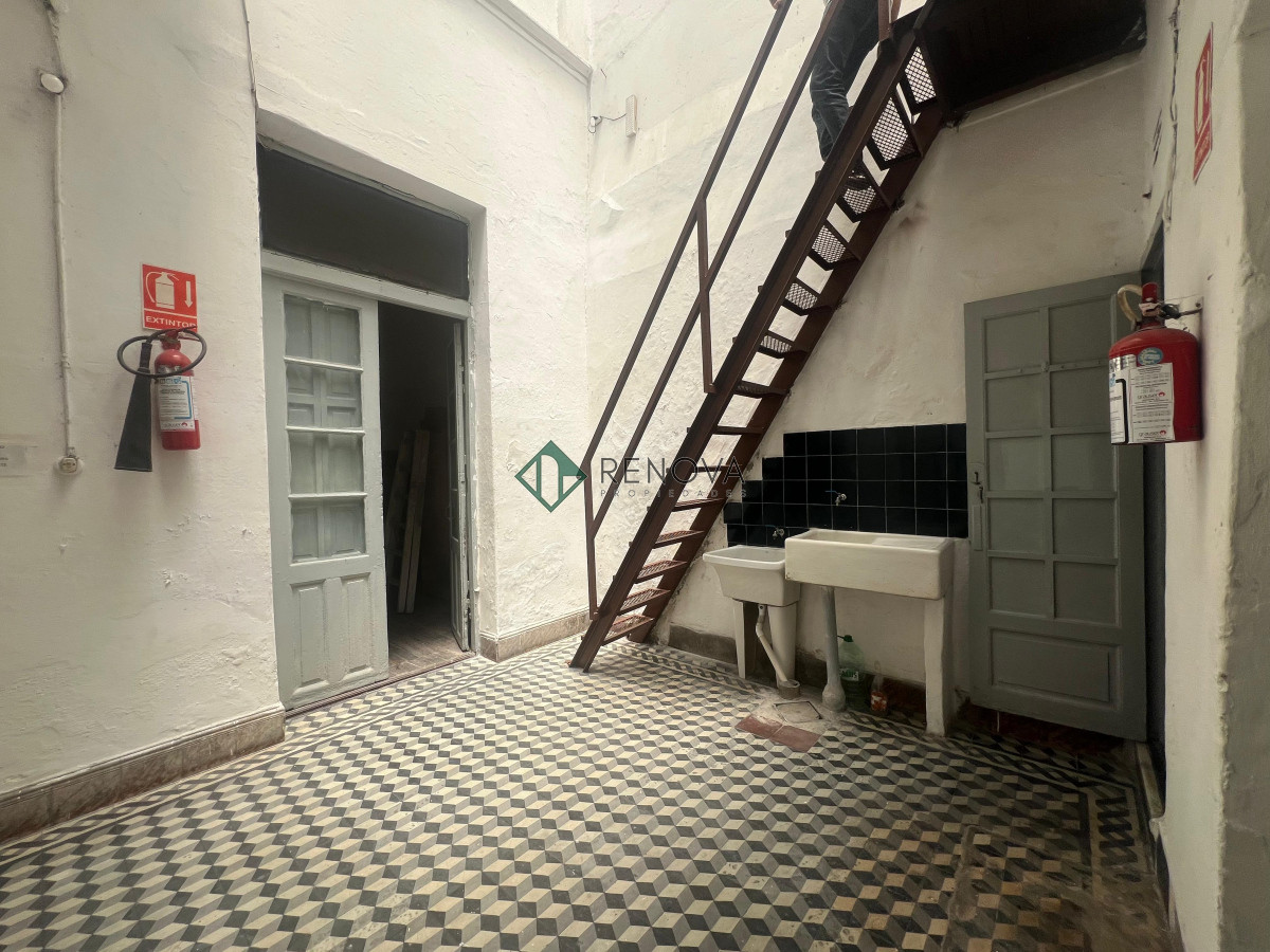 Apartamento ID.745 - Venta Casa Pensión 10 Habitaciones, Ciudad Vieja Montevideo R
