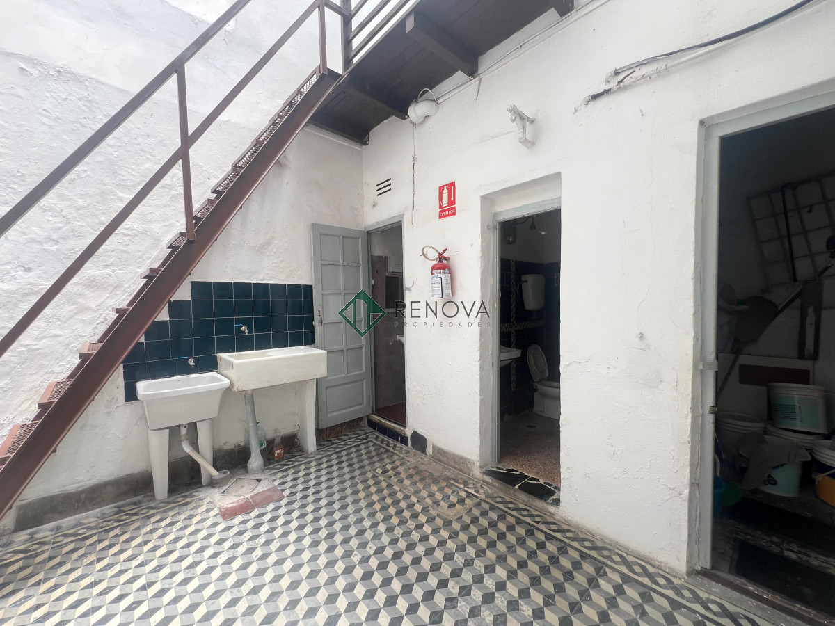 Apartamento ID.745 - Venta Casa Pensión 10 Habitaciones, Ciudad Vieja Montevideo R