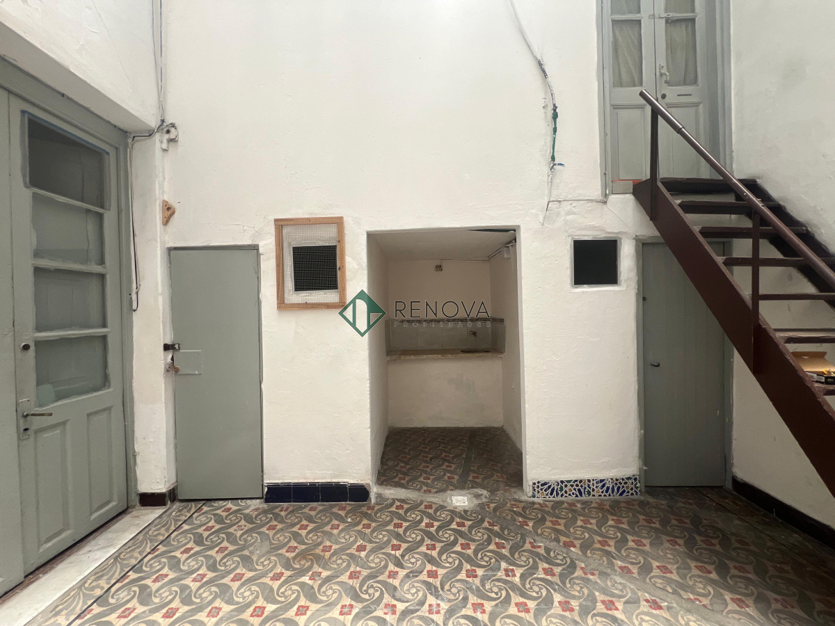Apartamento ID.745 - Venta Casa Pensión 10 Habitaciones, Ciudad Vieja Montevideo R