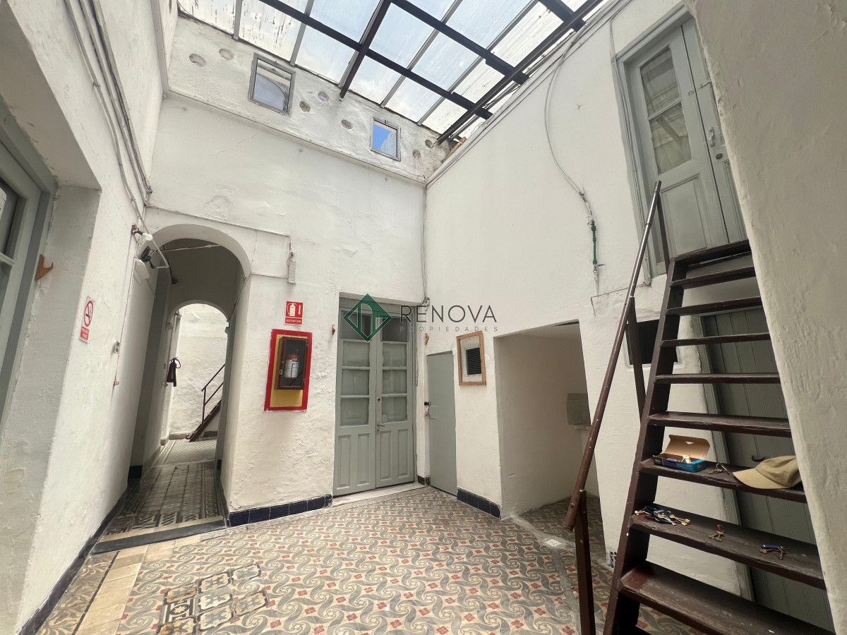Apartamento ID.745 - Venta Casa Pensión 10 Habitaciones, Ciudad Vieja Montevideo R