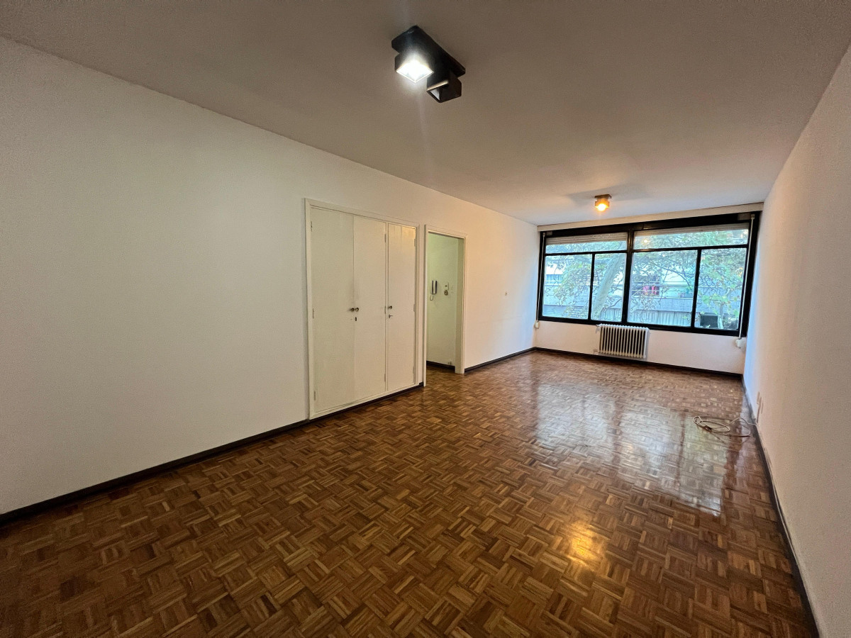 Venta Apartamento 2 Dormitorios Centro Montevideo R