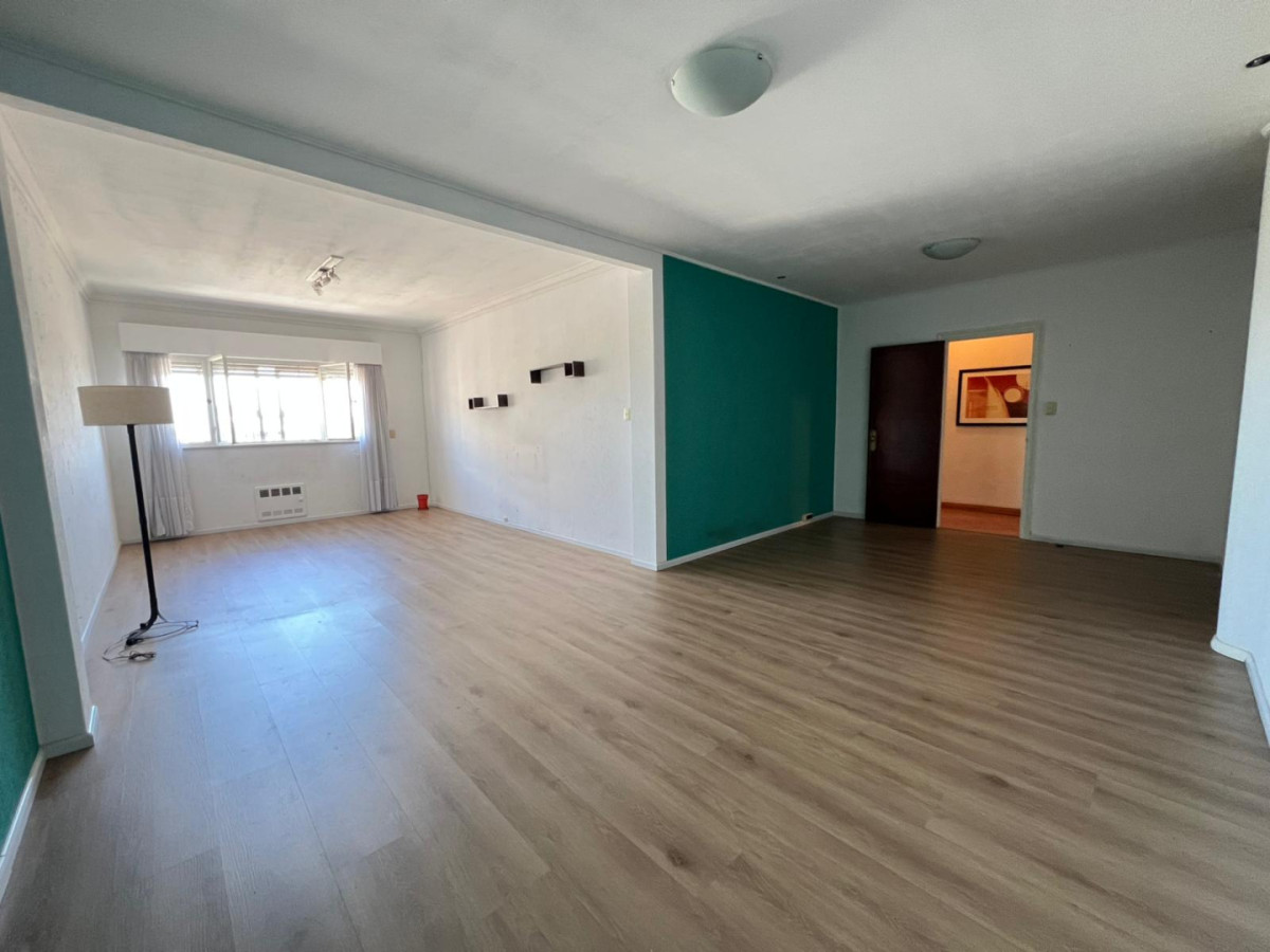 Venta Apartamento 3 Dormitorios Centro Montevideo R