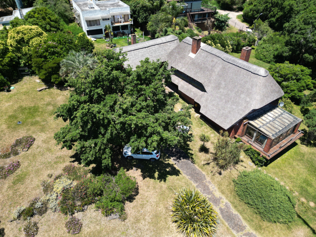 Venta Casa con Barbacoa Punta Ballena Maldonado