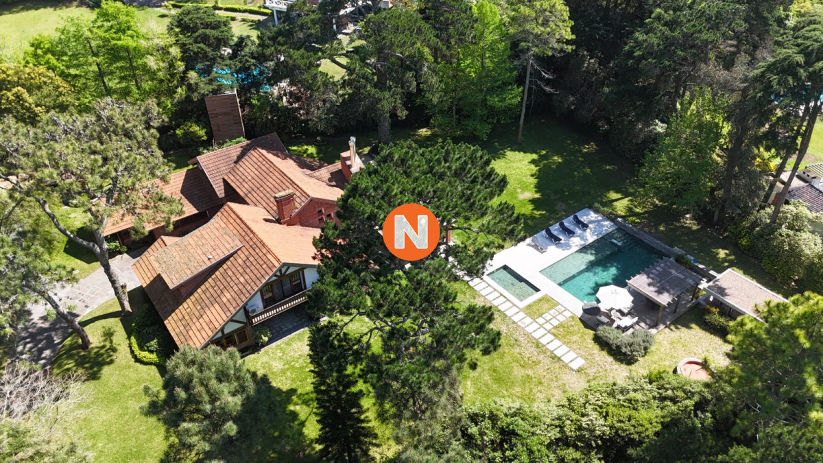 Casa Ref.224077 - Venta de Mansion en el Golf de Punta del Este 