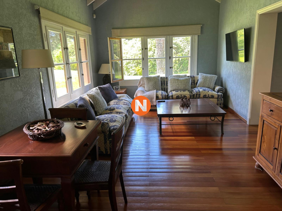 Casa Ref.224077 - Venta de Mansion en el Golf de Punta del Este 