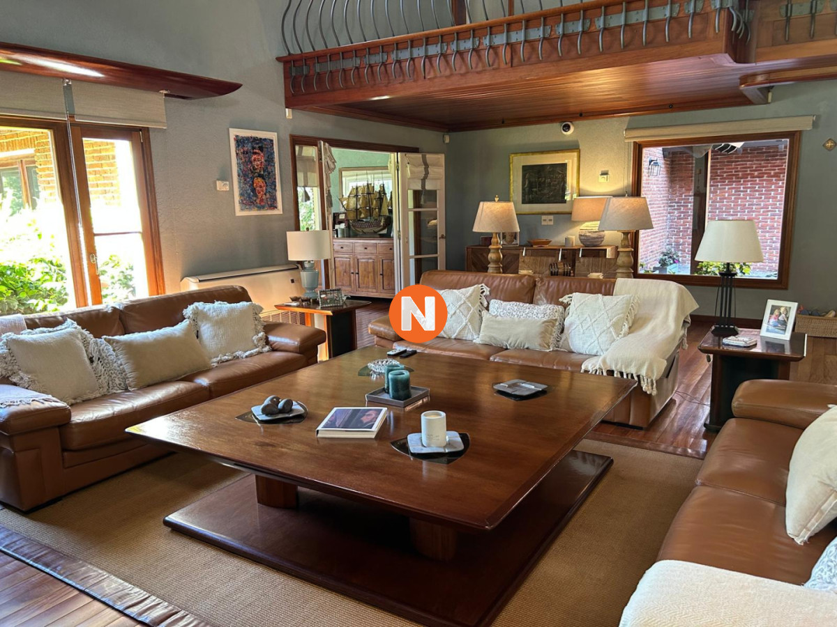 Casa Ref.224077 - Venta de Mansion en el Golf de Punta del Este 