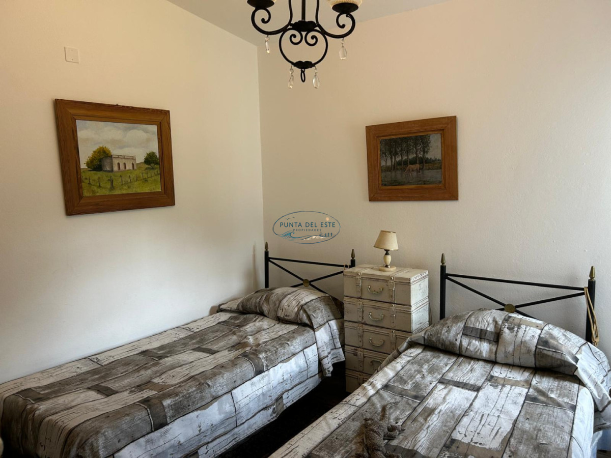 Casa ID.145 - Casa en venta de 2 dormitorios, Pinares, Punta del Este.
