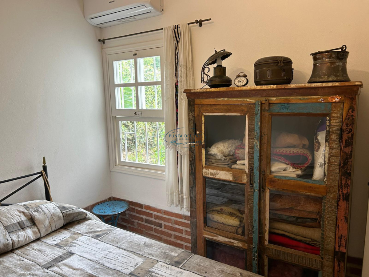 Casa ID.145 - Casa en venta de 2 dormitorios, Pinares, Punta del Este.