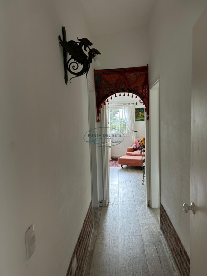 Casa ID.145 - Casa en venta de 2 dormitorios, Pinares, Punta del Este.