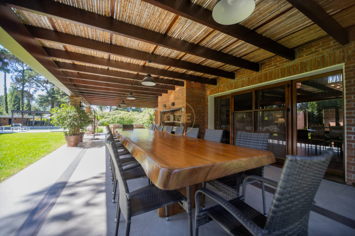 Casa ID.2102 - Venta de Mansion en el Golf de Punta del Este 