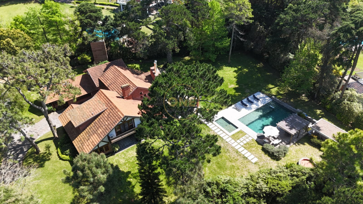 Casa ID.2102 - Venta de Mansion en el Golf de Punta del Este 