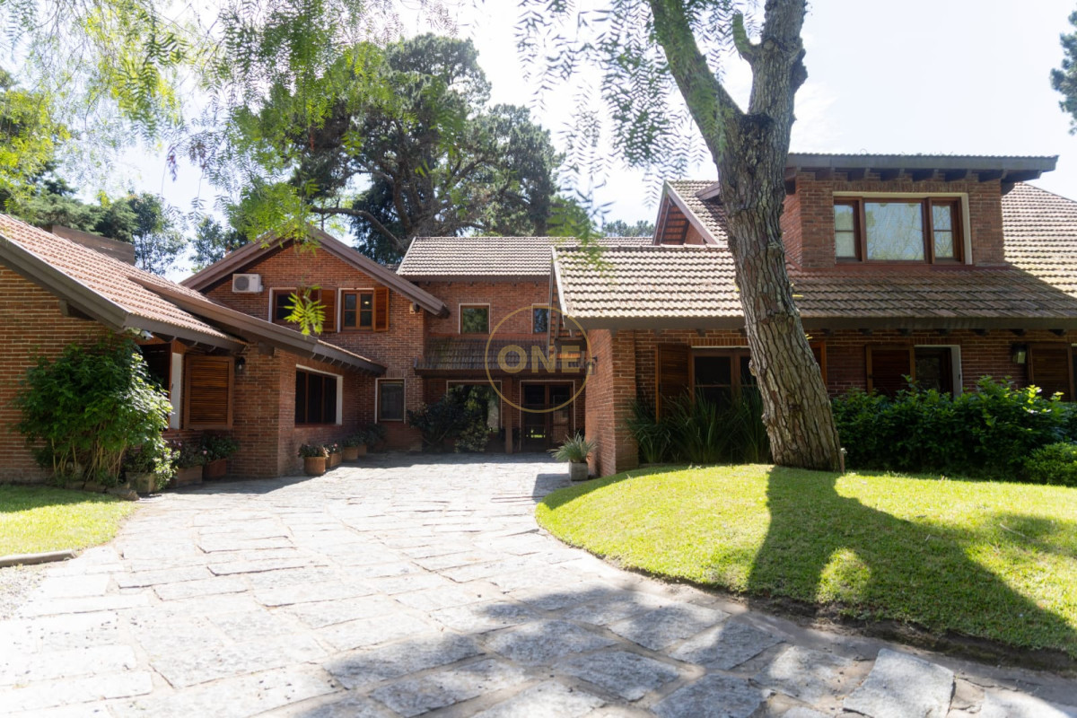 Casa ID.2102 - Venta de Mansion en el Golf de Punta del Este 