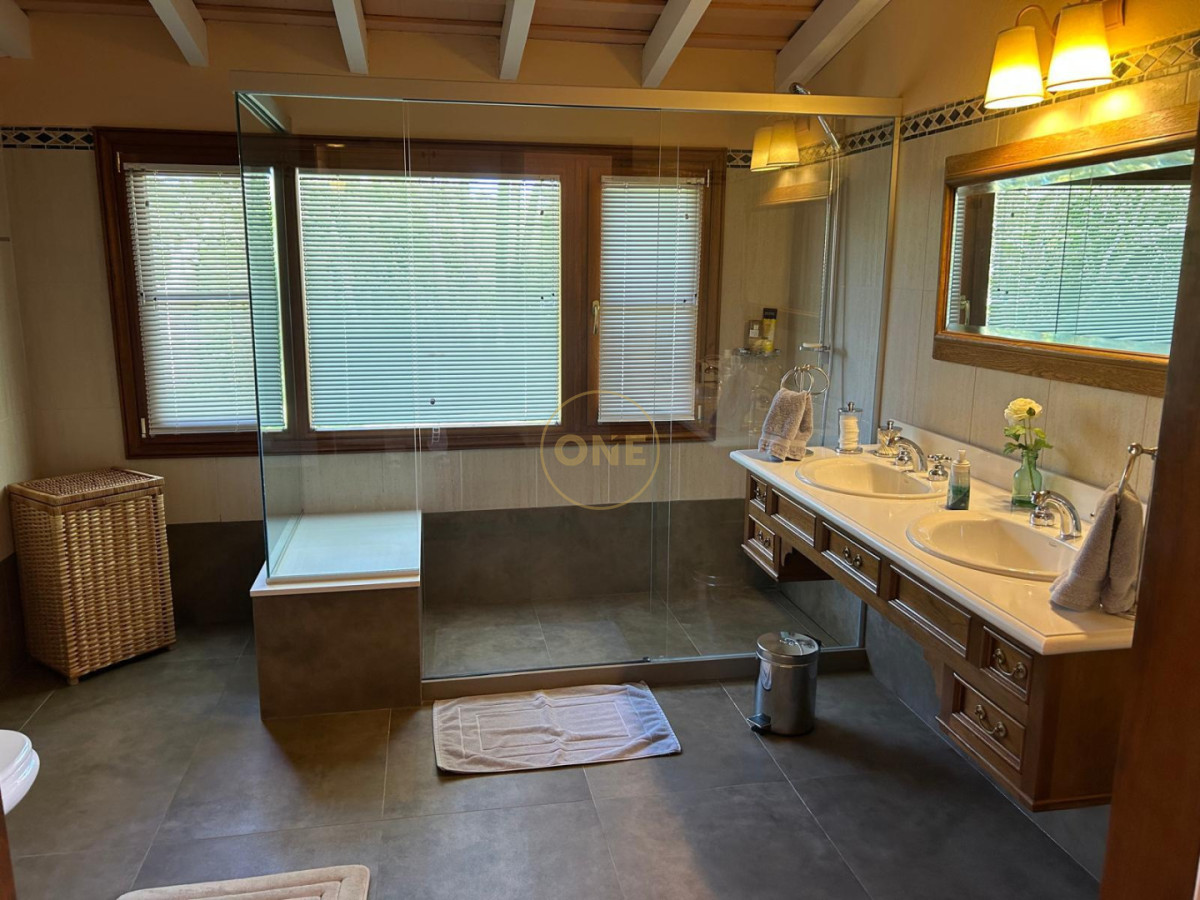 Casa ID.2102 - Venta de Mansion en el Golf de Punta del Este 