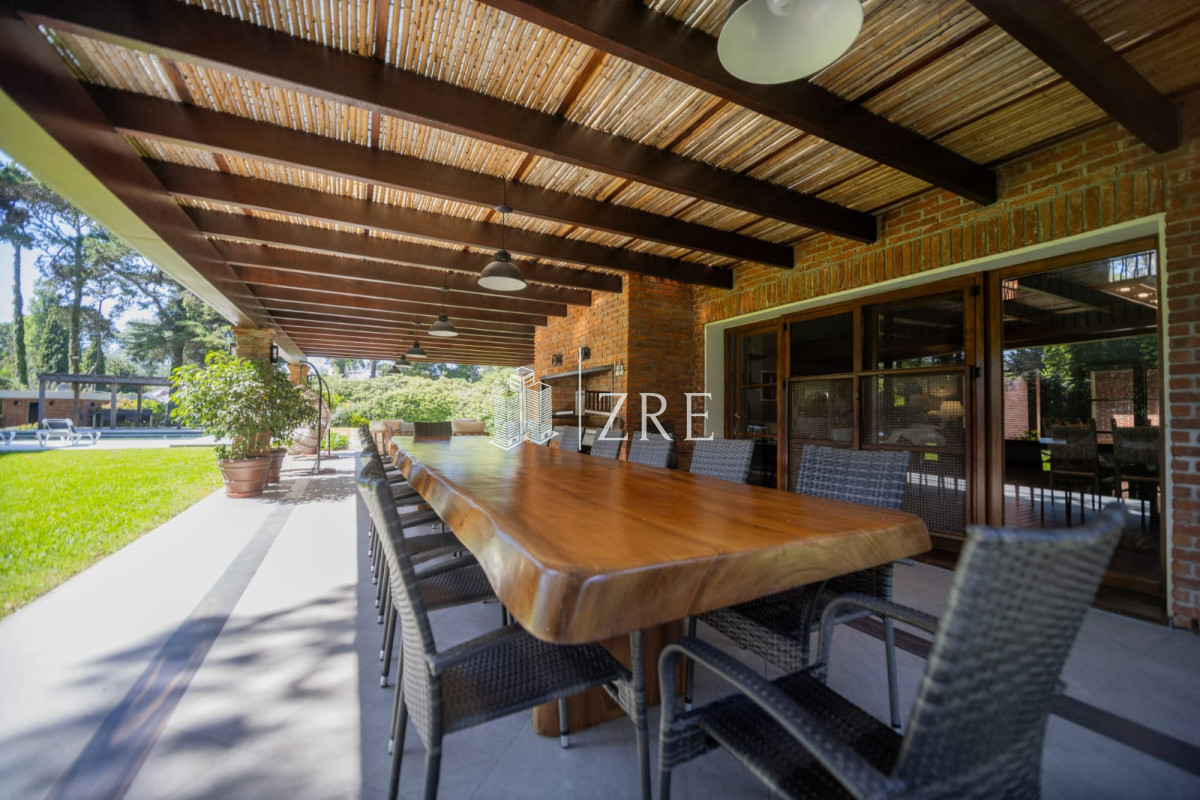 Casa ID.1375 - Venta de Mansion en el Golf de Punta del Este 
