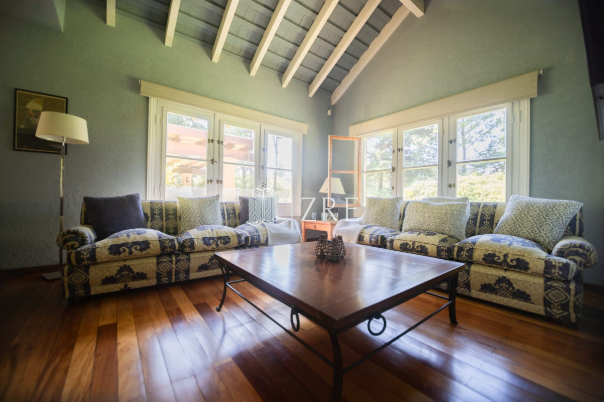 Casa ID.1375 - Venta de Mansion en el Golf de Punta del Este 