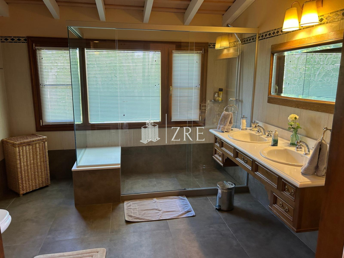 Casa ID.1375 - Venta de Mansion en el Golf de Punta del Este 