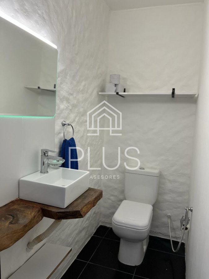 Apartamento ID.417 - Excelente ubicación, vista Brava y Mansa. Piso alto a pasos de todo.