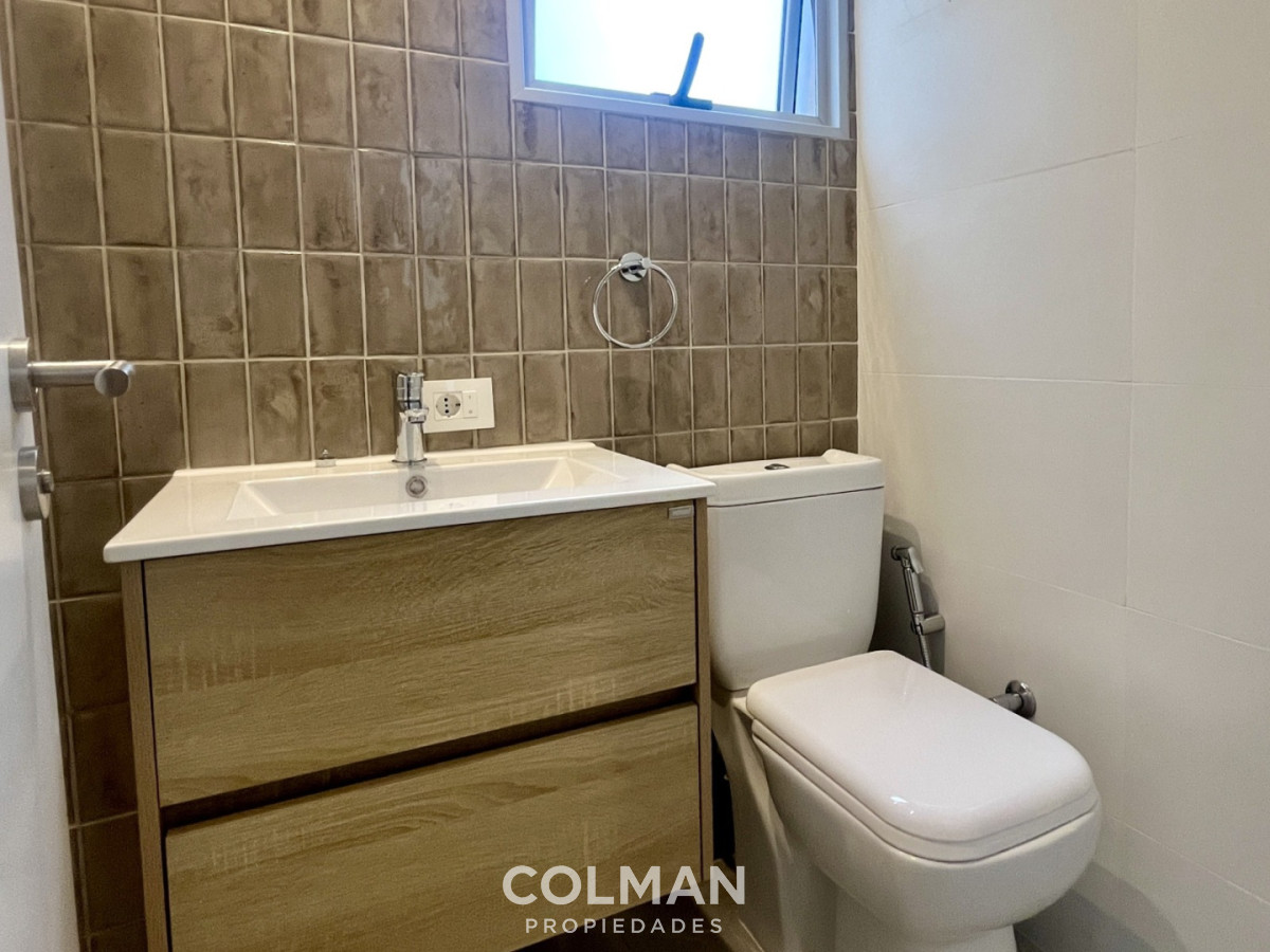 Apartamento ID.436 - Venta Centro Montevideo- 2 dormitorios- 2 baños completos- Todo Reciclado.