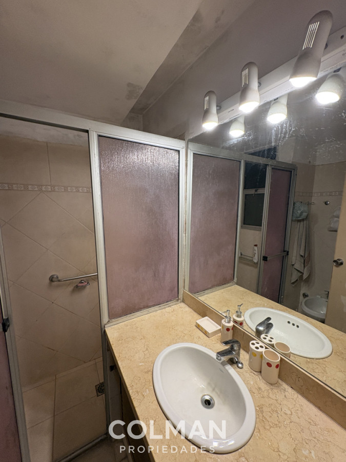 Apartamento ID.427 - Apartamento en venta en Pocitos - 3 dormitorios + servicio | Garaje | Terraza al frente | Muy luminoso