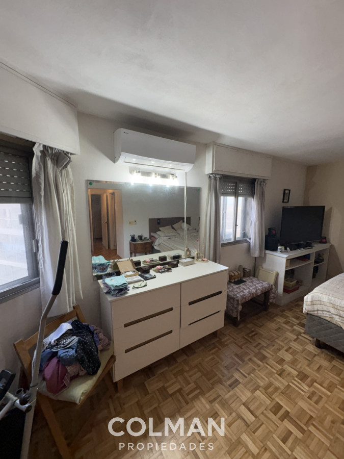 Apartamento ID.427 - Apartamento en venta en Pocitos - 3 dormitorios + servicio | Garaje | Terraza al frente | Muy luminoso