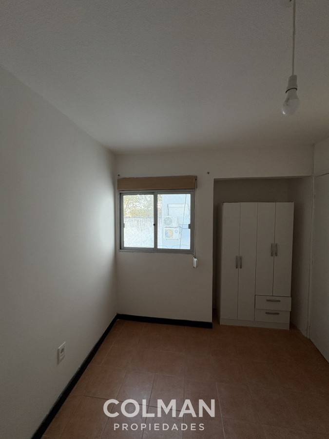 Apartamento ID.430 - Venta Pocitos- 1 dormitorio contrafrente - Garage. 