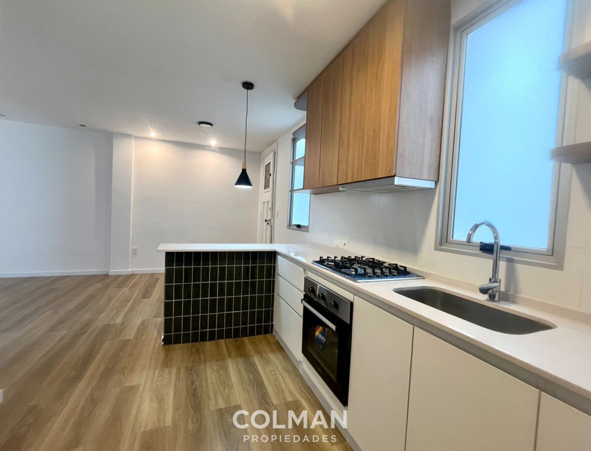 Apartamento ID.436 - Venta Centro Montevideo- 2 dormitorios- 2 baños completos- Todo Reciclado.