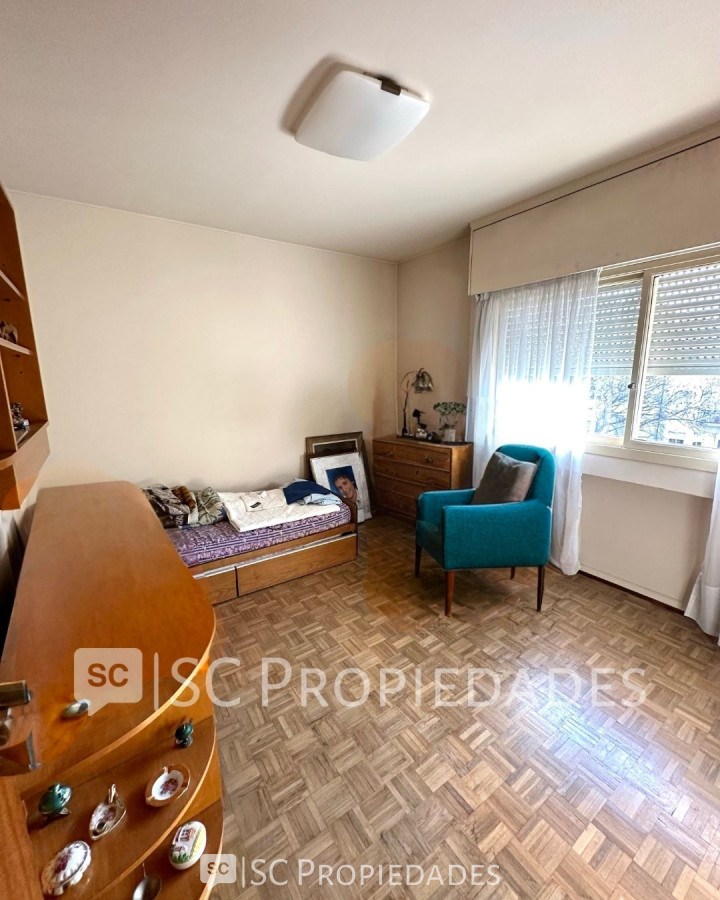 Apartamento ID.402 - Venta apartamento en Pocitos, 4 dormitorios, garage fijo.