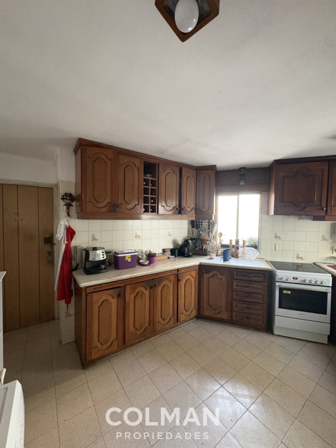 Apartamento ID.427 - Apartamento en venta en Pocitos - 3 dormitorios + servicio | Garaje | Terraza al frente | Muy luminoso